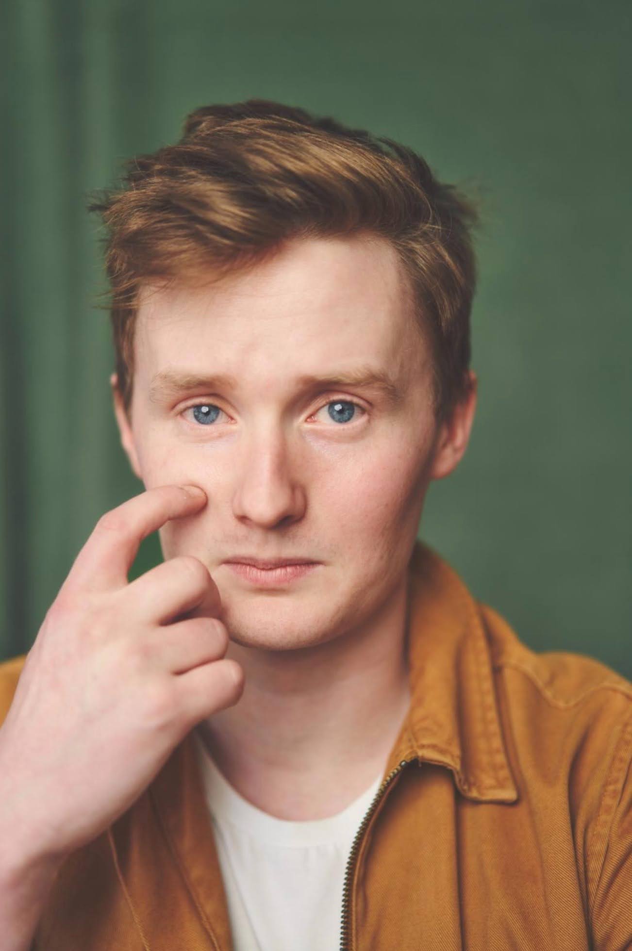 Rory Gauld as Ed Holloway